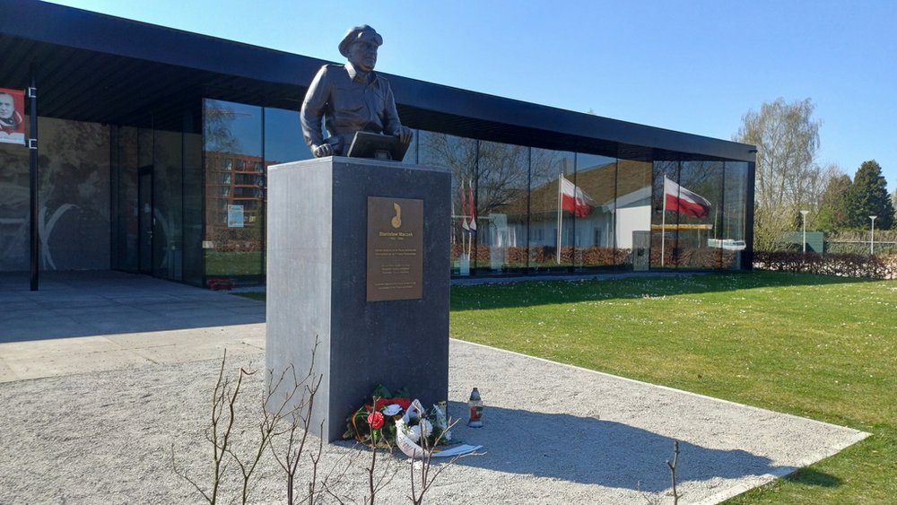 Pomnik gen. Stanisława Maczka w Maczek Memorial Breda